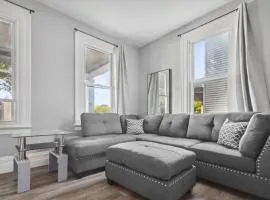BIG 5BR Home-Walk to Niagara Falls & Aquarium