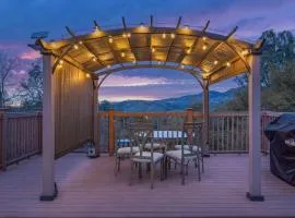 Sunset Lookout Mountain villa, Meadows, Gazebo