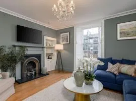 The Stirling Garden Townhouse - Private Courtyard
