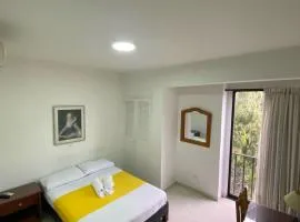 Hotel Laureles 70
