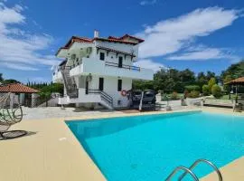 Villa ChrysPa Attica