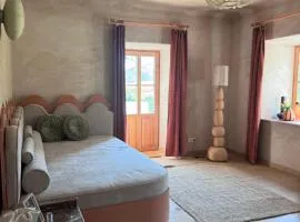LAROGYs HIDEAWAY