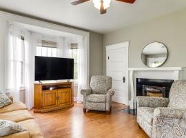 Beautiful Restored Historic Home Near Rabbit Hash, hotel i Petersburg