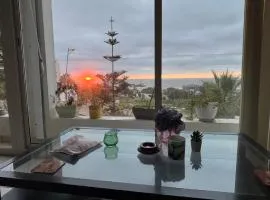 Melrose Beach - Apartment with a beach view