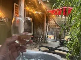 SEAS THE DAY house hot tub pet friendly bbq location location location