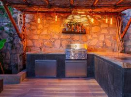 Villa Costa Brava by Cabo Villas, ξενοδοχείο σε El Manglito