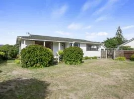 Coastal Drift - Waikanae Beach Holiday Home