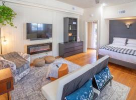 Romantic Studio Apt in Historic Downtown Savannah, apartment in Savannah