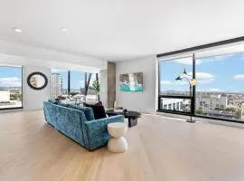 Rooftop Pool Modern 2BR, 2BA - Panoramic Hollywood views