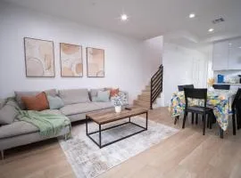 Stylish Private Room by Downtown LA with Private Parking