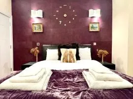 2 Bedroom Apartment in Central London South Kensington by Wild London