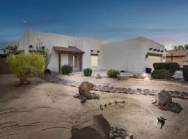 Beautiful Desert Oasis Villa with Pool