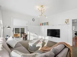 City Calm Retreat and A Peaceful Family Haven