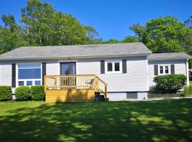 Sunset Shore House, помешкання з кухнею у місті Шелберн
