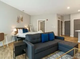 CozySuites - Penrose On Mass with pool and parking #6