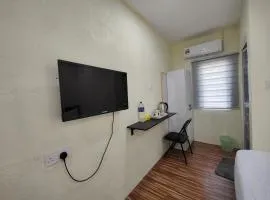 Reds Roomstay Pantai Penarik 4