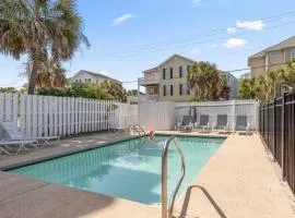 Lovely Updated Vacation Home*POOL* 3 BR*P138