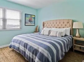 *BEACH RETREAT*Pool*Kitchen*WiFi*Washer*Keurig*P31