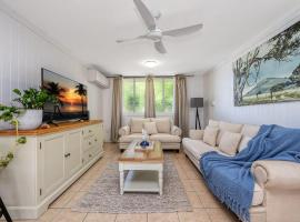 Walk to Pallarenda beach A Dream Escape in Sallows Street, ξενοδοχείο σε Pallarenda