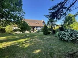 Grande maison avec jardin près de Tours - FR-1-381-620