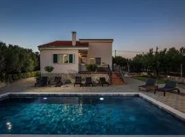 Pet Friendly Home In Polaca