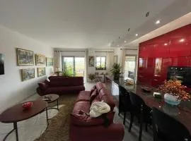 Cosy lake view flat