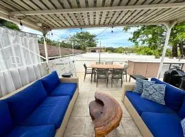 Charming Nook Second Floor Condo With Rooftop