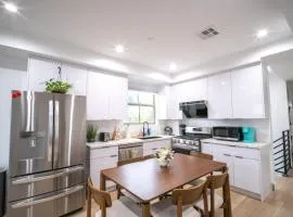 Stylish Private Room by Downtown LA