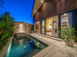 Villa Seabel - AYO 5, Chic 2BR Tropical Getaway in Seseh, Close to Beach, hotel u gradu Cemagi