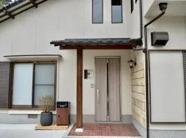 BEPPU つばき 一棟貸切宿 鉄輪温泉まで車で4分 石風呂付 無料駐車場3台 最大6名 wifi無料