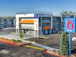 Motel 6- Denver, CO Downtown