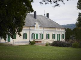 Szent Gaál Kastély, hotel v destinaci Zomba