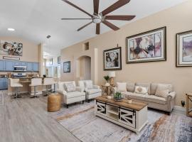 Luxe Mesa Home with Pool, Yard, Game Room, хотел в Меса