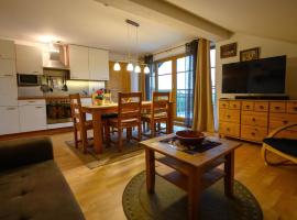 Ferienwohnung Frisch, hotel con alberca en Lam