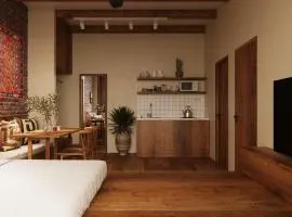 KOREAN Vibe in Heart of Hanoi-Jacuzzi-Free Laundry-Early Checkin UNIQUE Apartment