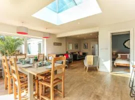 Iona 4 bed luxury in the heart of Bracklesham Bay