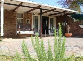 Palmboom Cottage at Sielerus by Horeb