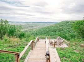 Spectacular Cabin with Home Theater and Fire Pit in Fort Payne, Alabama