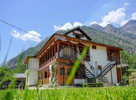 Moksha Woodhouse, hotel in Kasol