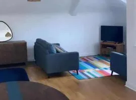 3Br Apartment - Sleeps 7 - Free Parking - Athy