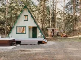 Cabin 54 - A Nostalgic and Rustic Mountain Retreat