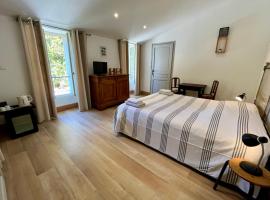 L'Hermione - Room in the heart of St Martin de R&eacute;