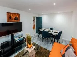 Sale 2-Bedroom Apt - Sleeps 5 - Free Parking