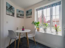 Comfortable 3 Bedroom Home w Garden and Parking, hotel di Byfield