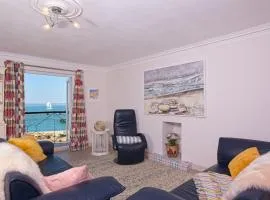 Fort Victoria Cottages - Seafarers