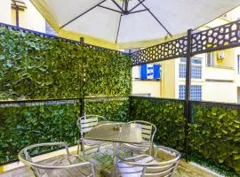 Stylish 8-Bed Home near Duomo ideal for Groups Families with terrace garden parking