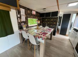 Gite "home" - piscine, Hotel in Juvigny-le-Tertre