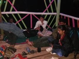 Navakal Mud House, hotel din Jāmb