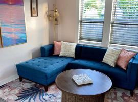 The Pickleball Beach Bungalow, hotel v destinaci Lake Worth