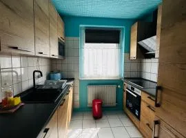 Ferienwohnung mit vollausgestatteter Küche - SmartTV I Free Netflix I 24h Check in